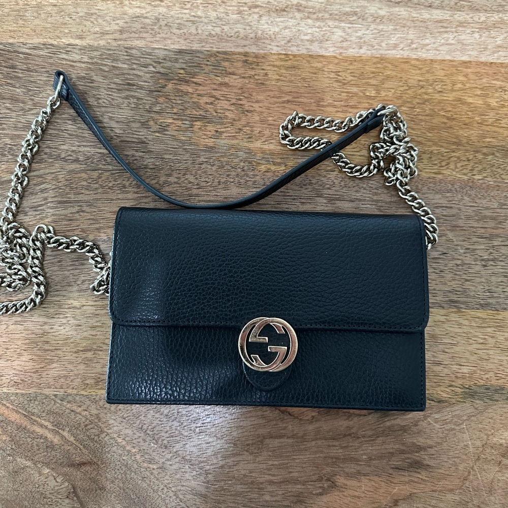 Gucci Interlocking G Wallet on chain